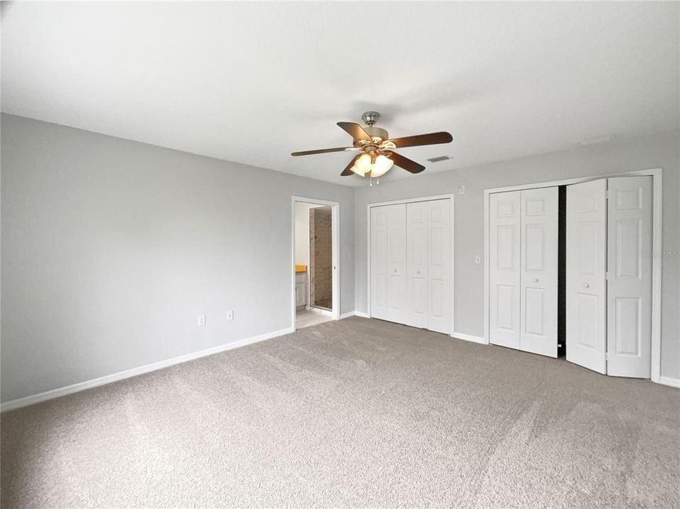 На продажу: $263,000 (2 спален, 2 ванн, 1270 Квадратных фут)