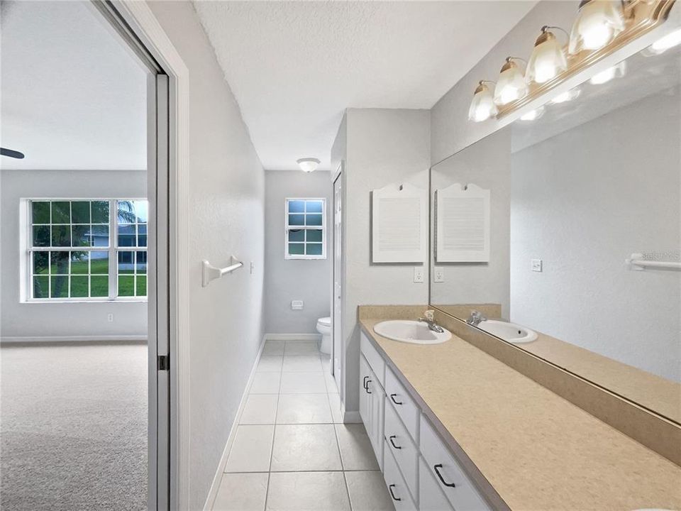 На продажу: $263,000 (2 спален, 2 ванн, 1270 Квадратных фут)