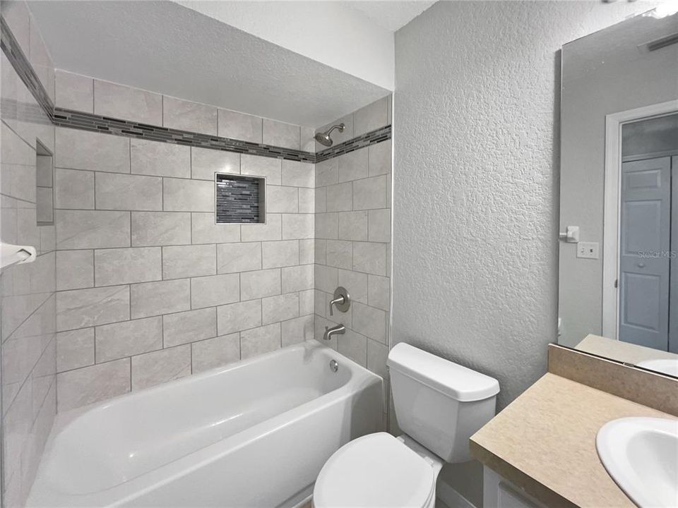 На продажу: $263,000 (2 спален, 2 ванн, 1270 Квадратных фут)