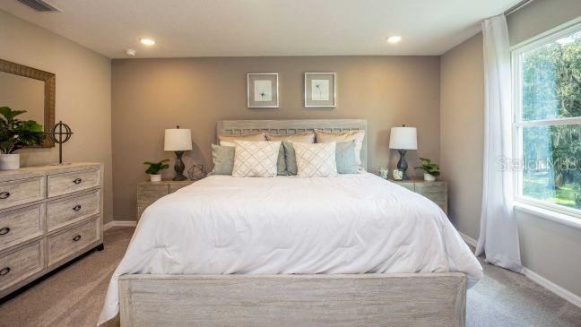 Active With Contract: $274,900 (3 beds, 2 baths, 1647 Square Feet)