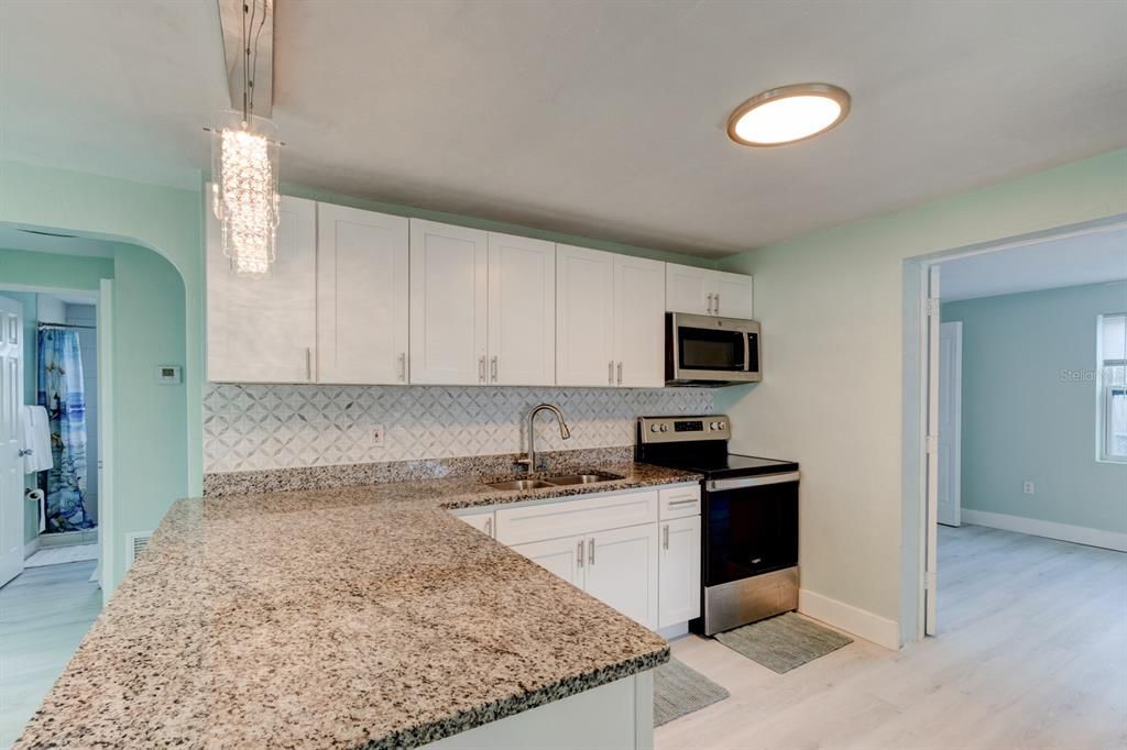 For Sale: $254,000 (3 beds, 1 baths, 1170 Square Feet)