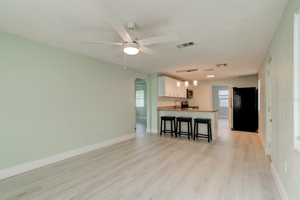 For Sale: $254,000 (3 beds, 1 baths, 1170 Square Feet)