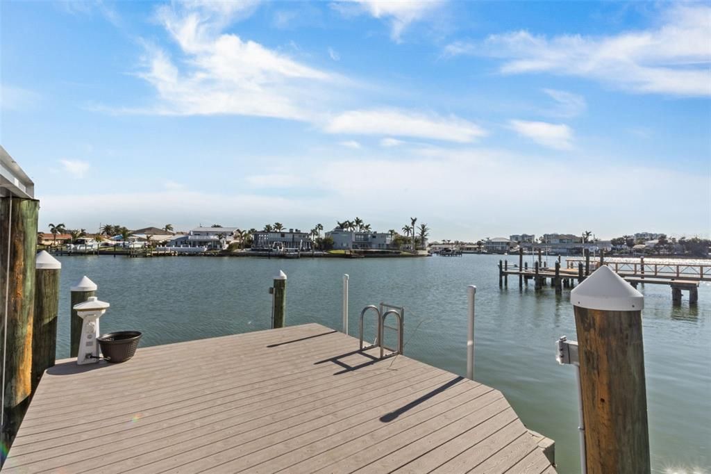 出租: $12,500 (5 贝兹, 5 浴室, 5798 平方英尺)