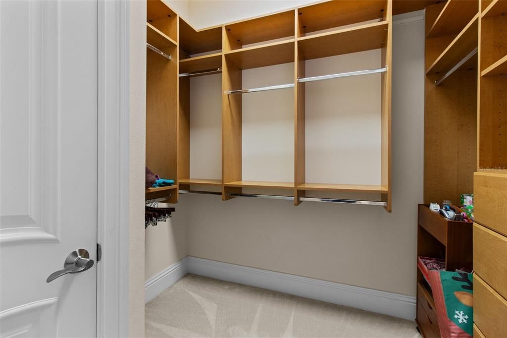 出租: $12,500 (5 贝兹, 5 浴室, 5798 平方英尺)