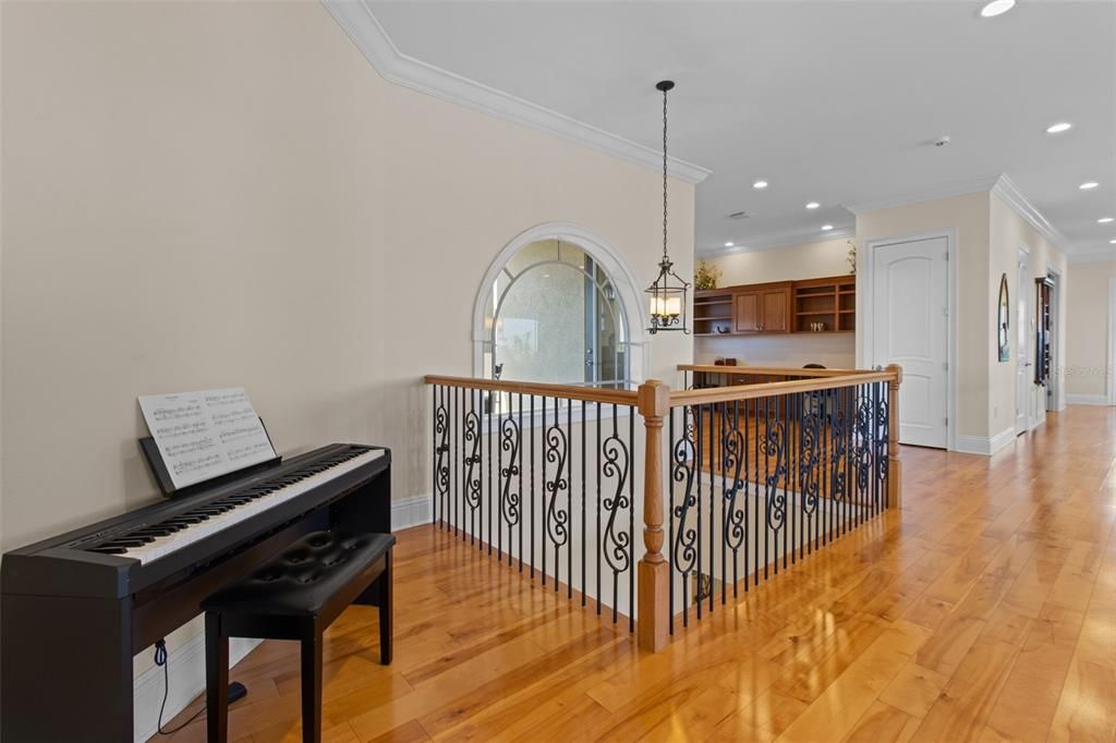 出租: $12,500 (5 贝兹, 5 浴室, 5798 平方英尺)