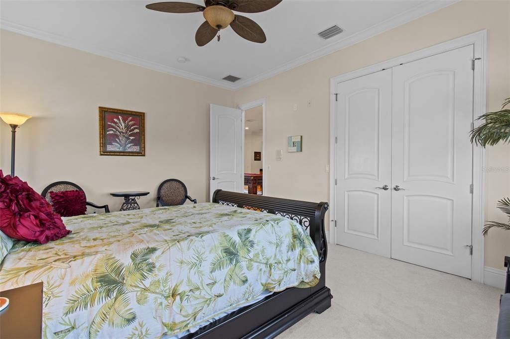 出租: $12,500 (5 贝兹, 5 浴室, 5798 平方英尺)