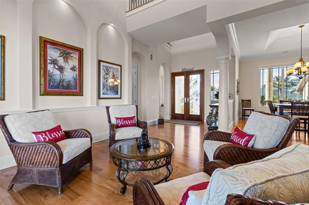 出租: $12,500 (5 贝兹, 5 浴室, 5798 平方英尺)