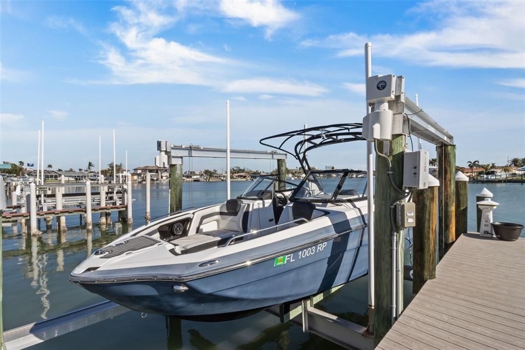 出租: $12,500 (5 贝兹, 5 浴室, 5798 平方英尺)