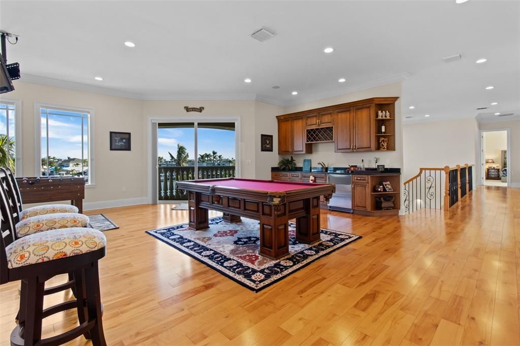 出租: $12,500 (5 贝兹, 5 浴室, 5798 平方英尺)