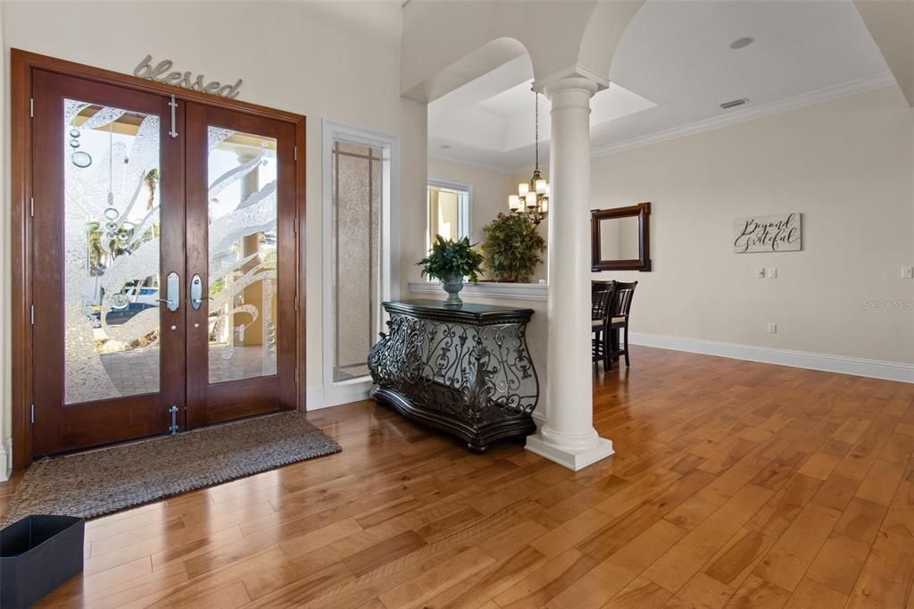 出租: $12,500 (5 贝兹, 5 浴室, 5798 平方英尺)