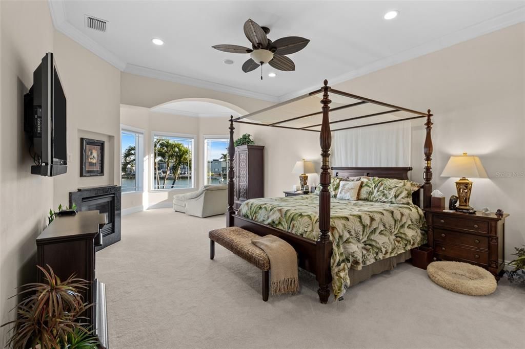 出租: $12,500 (5 贝兹, 5 浴室, 5798 平方英尺)