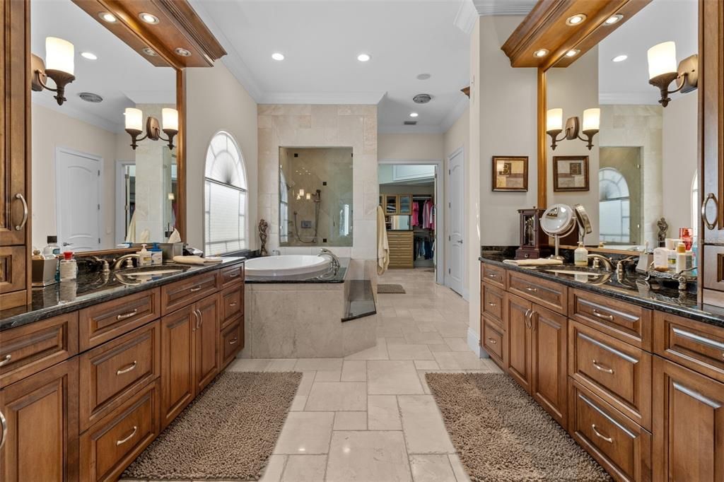 出租: $12,500 (5 贝兹, 5 浴室, 5798 平方英尺)