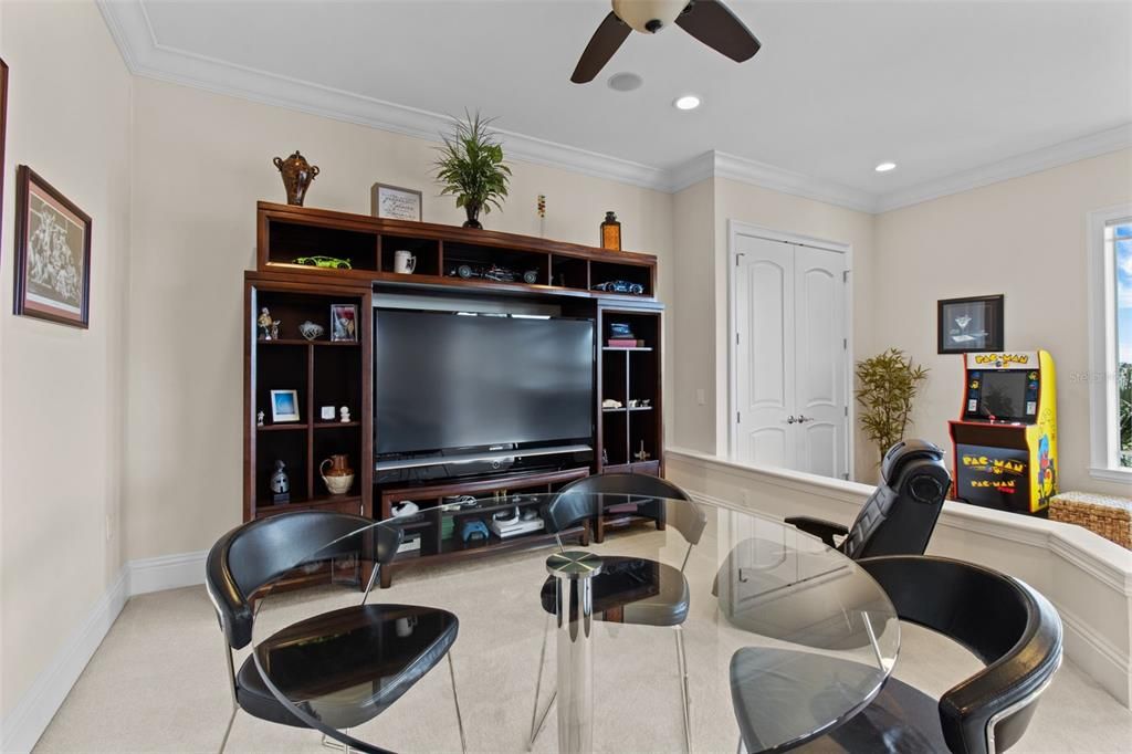 出租: $12,500 (5 贝兹, 5 浴室, 5798 平方英尺)