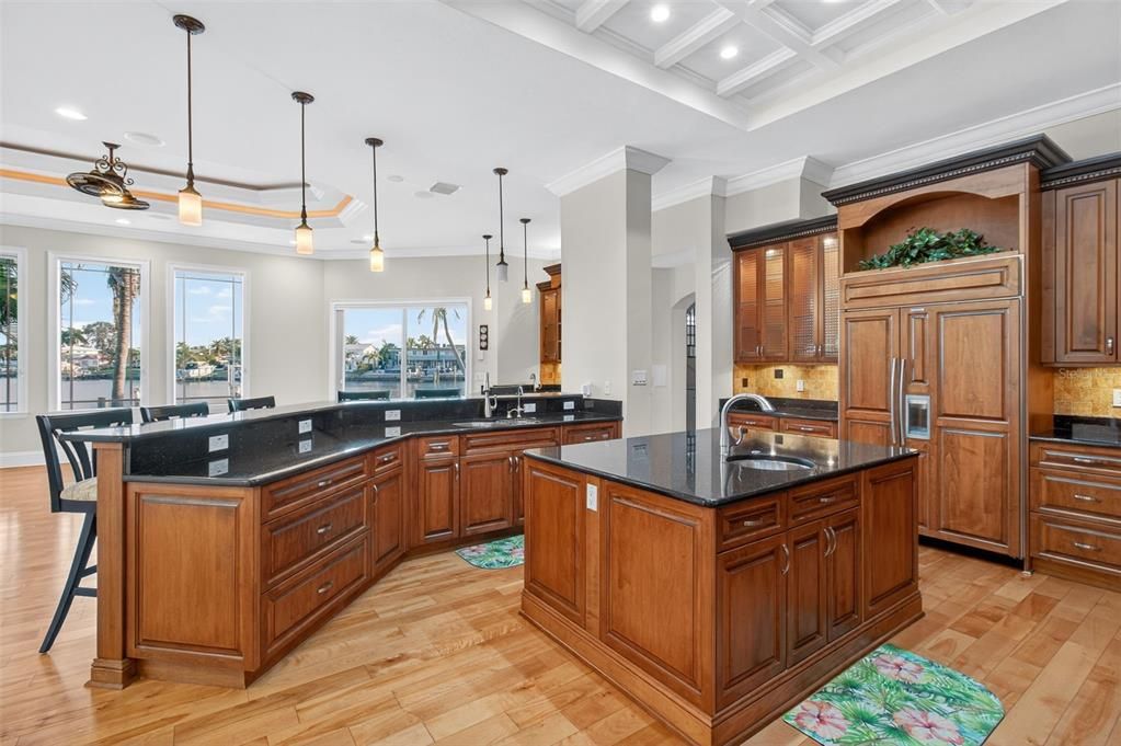 出租: $12,500 (5 贝兹, 5 浴室, 5798 平方英尺)