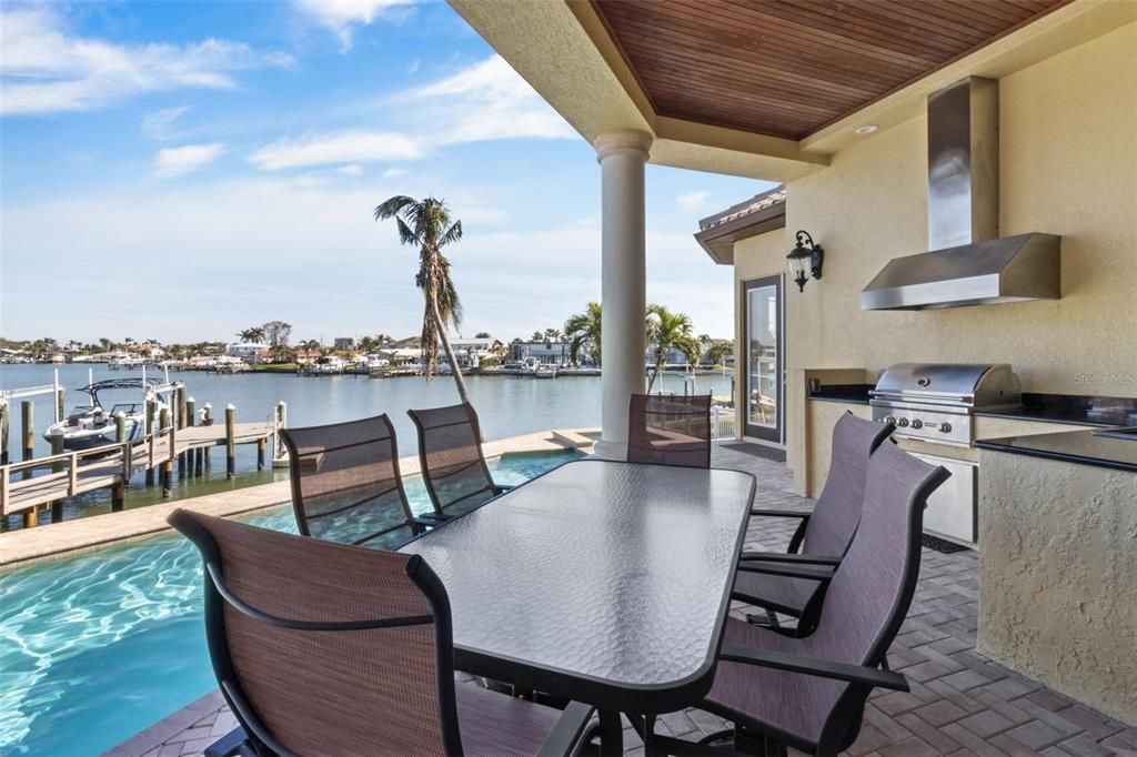 出租: $12,500 (5 贝兹, 5 浴室, 5798 平方英尺)