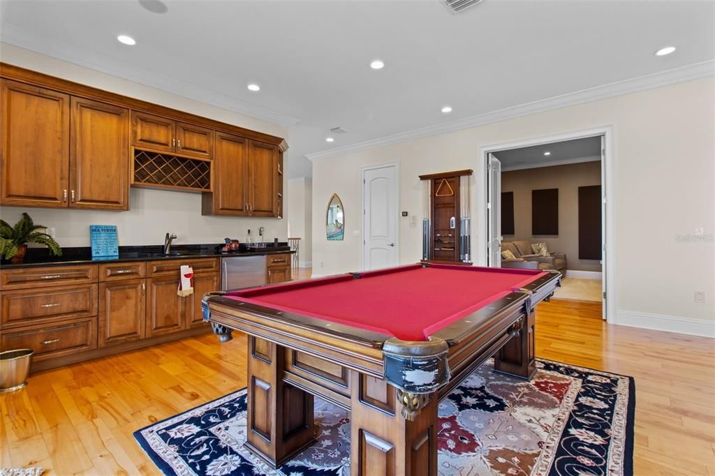 出租: $12,500 (5 贝兹, 5 浴室, 5798 平方英尺)