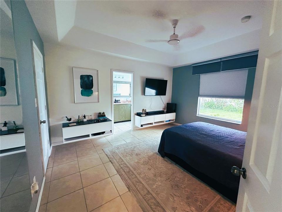 Active With Contract: $382,500 (4 beds, 2 baths, 1581 Square Feet)