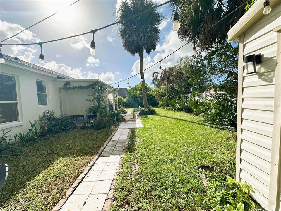 Active With Contract: $382,500 (4 beds, 2 baths, 1581 Square Feet)