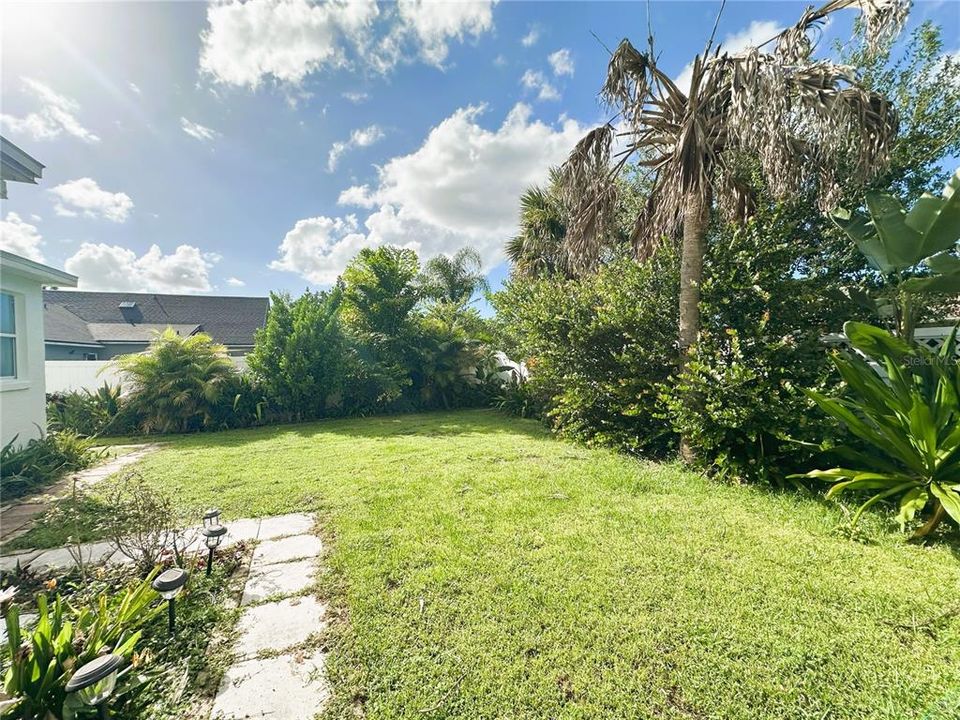 Active With Contract: $382,500 (4 beds, 2 baths, 1581 Square Feet)