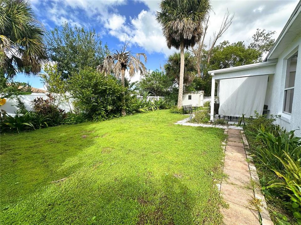 Active With Contract: $382,500 (4 beds, 2 baths, 1581 Square Feet)