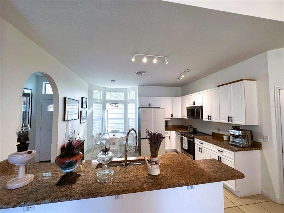 Active With Contract: $382,500 (4 beds, 2 baths, 1581 Square Feet)