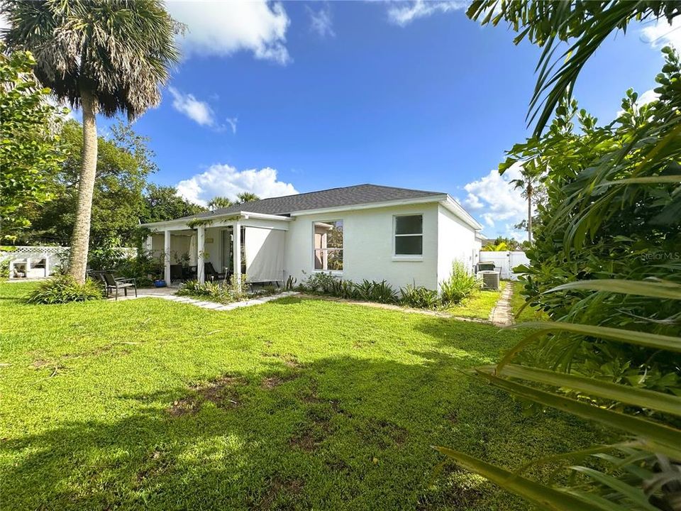 Active With Contract: $382,500 (4 beds, 2 baths, 1581 Square Feet)