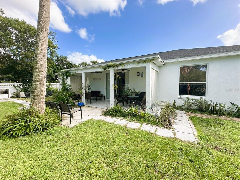 Active With Contract: $382,500 (4 beds, 2 baths, 1581 Square Feet)