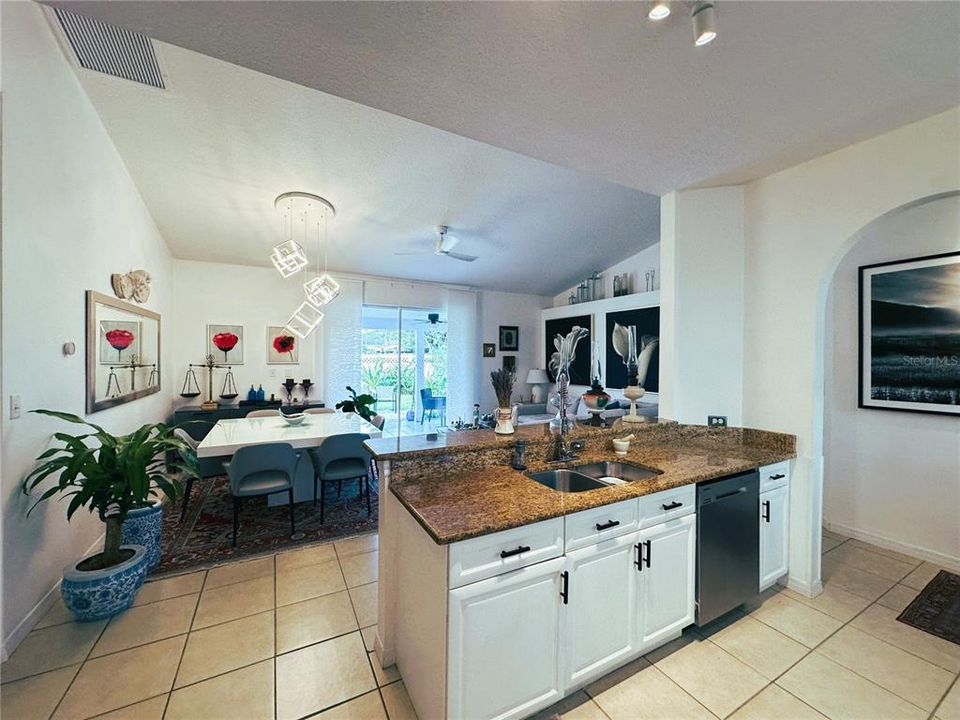 Active With Contract: $382,500 (4 beds, 2 baths, 1581 Square Feet)