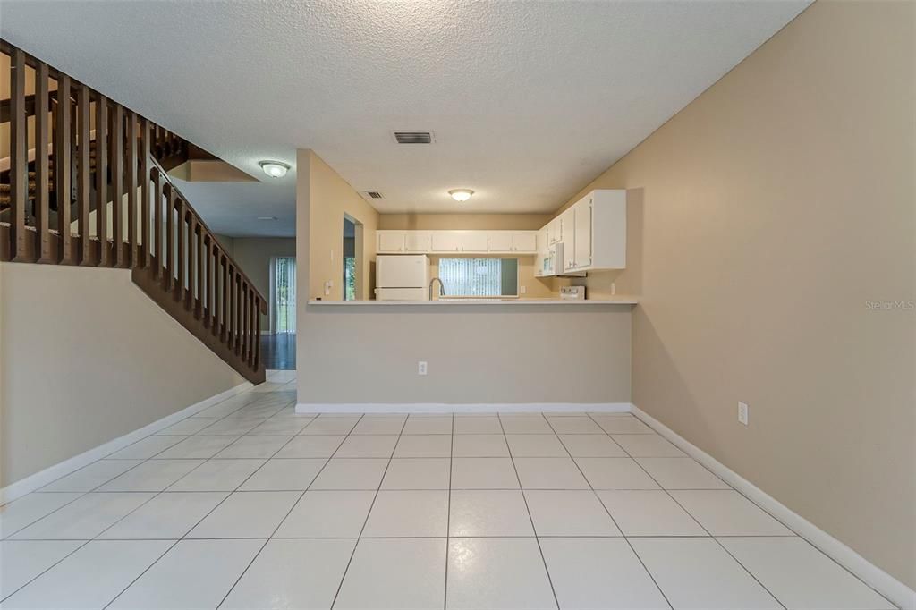 Под контрактом: $380,000 (3 спален, 2 ванн, 1603 Квадратных фут)