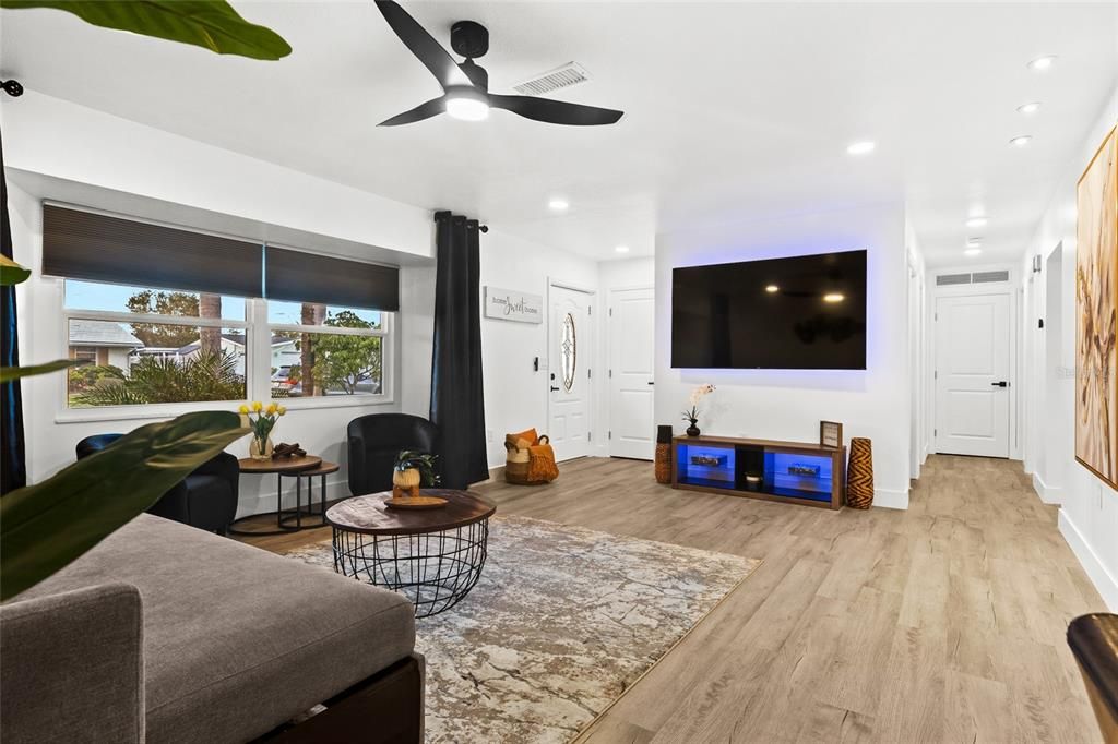 出租: $3,300 (2 贝兹, 2 浴室, 1505 平方英尺)