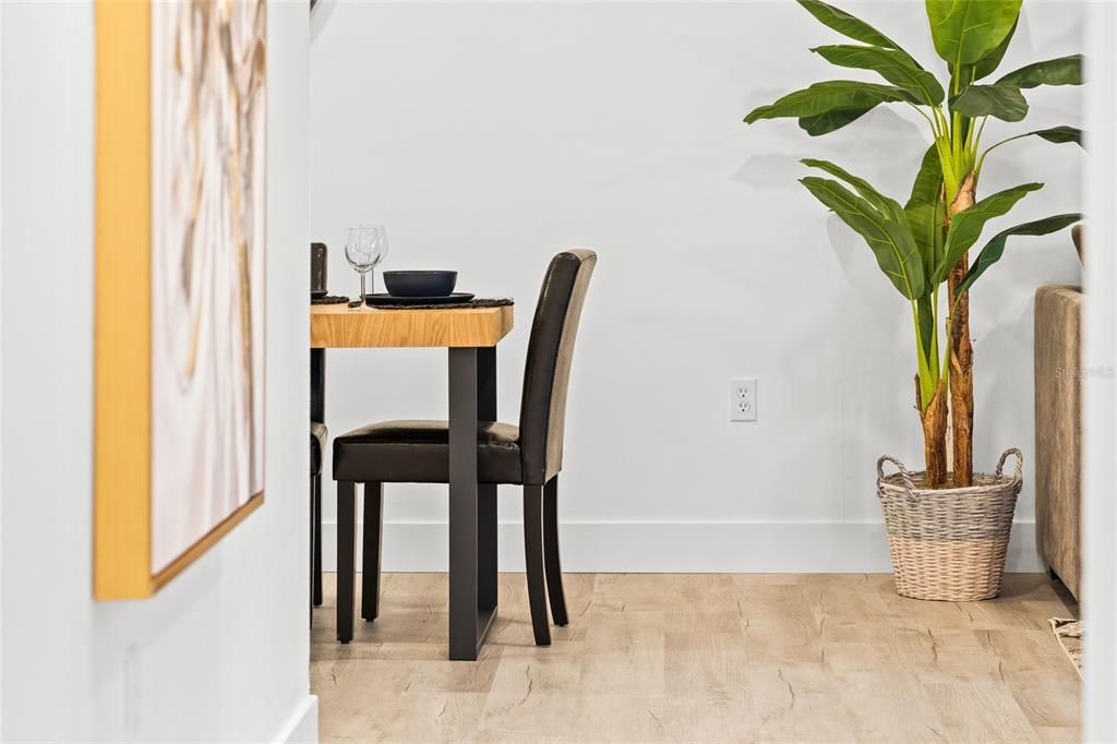 出租: $3,300 (2 贝兹, 2 浴室, 1505 平方英尺)