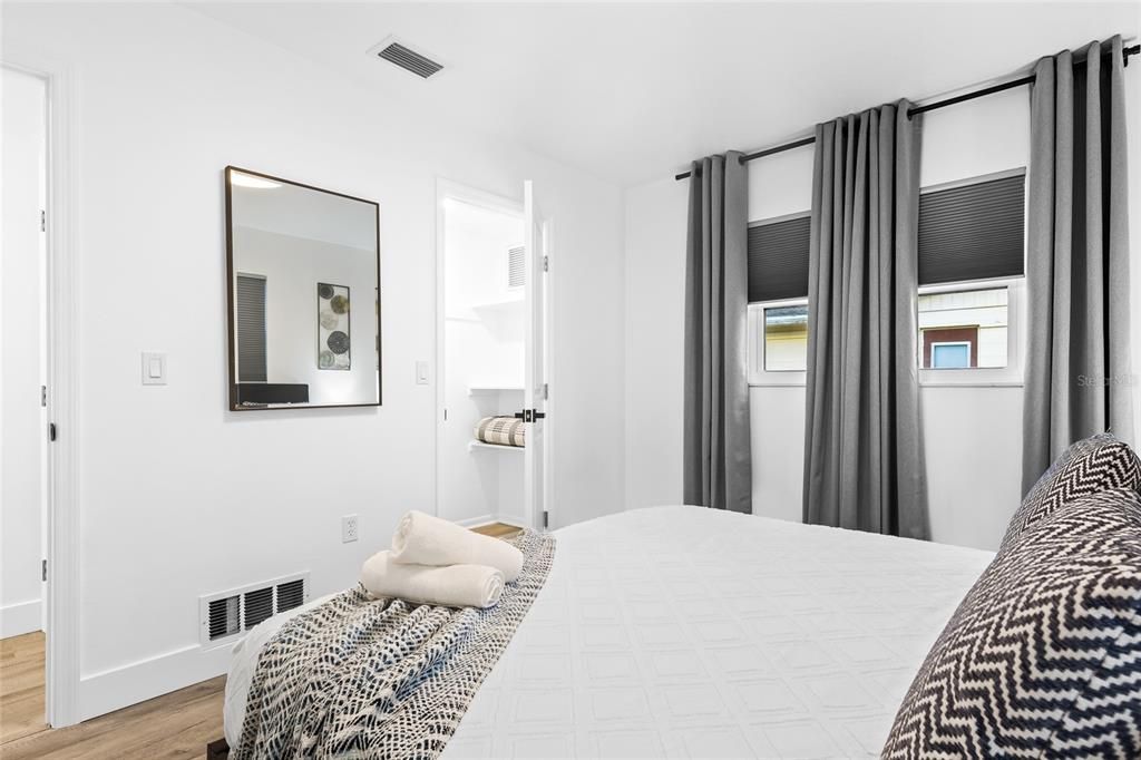 出租: $3,300 (2 贝兹, 2 浴室, 1505 平方英尺)