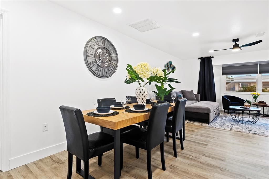 出租: $3,300 (2 贝兹, 2 浴室, 1505 平方英尺)