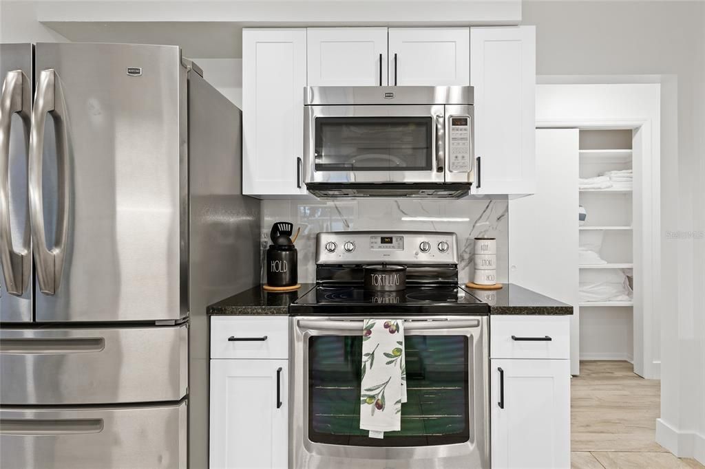 出租: $3,300 (2 贝兹, 2 浴室, 1505 平方英尺)