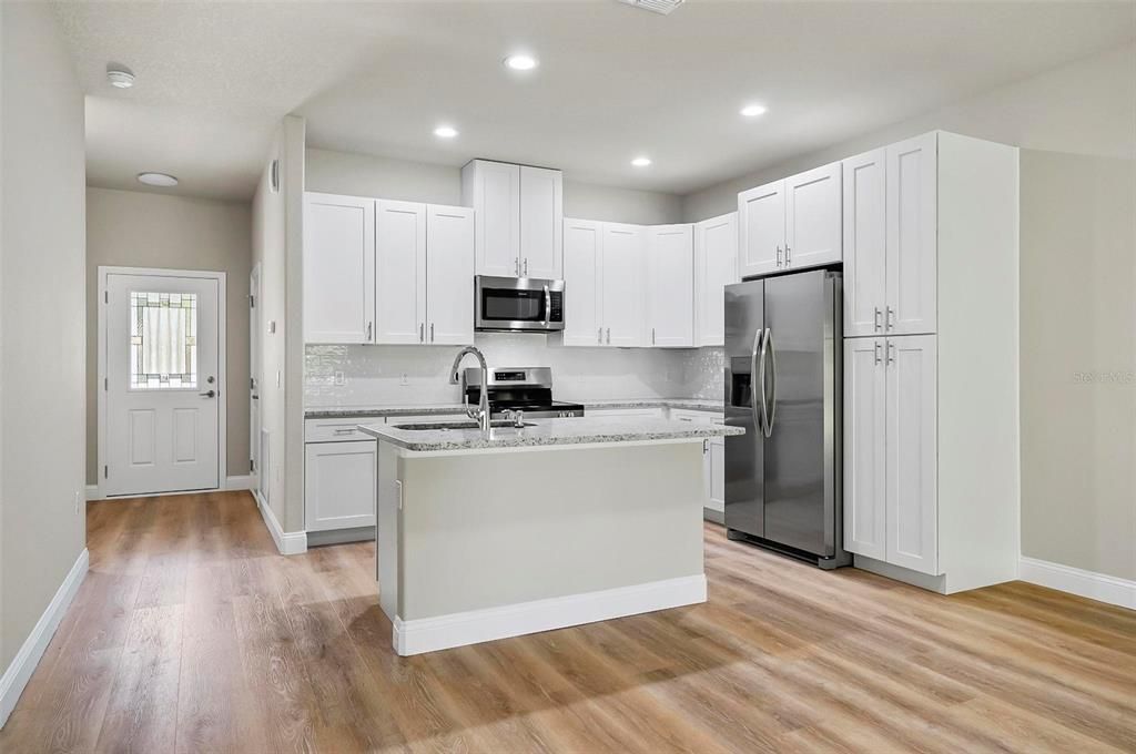 出租: $1,800 (3 贝兹, 2 浴室, 1189 平方英尺)