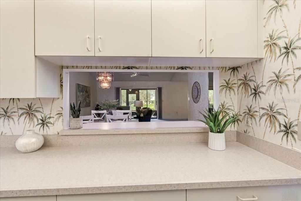 На продажу: $224,900 (2 спален, 2 ванн, 1314 Квадратных фут)