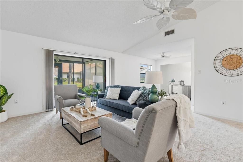 На продажу: $224,900 (2 спален, 2 ванн, 1314 Квадратных фут)