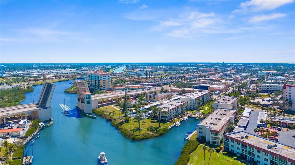 На продажу: $224,900 (2 спален, 2 ванн, 1314 Квадратных фут)