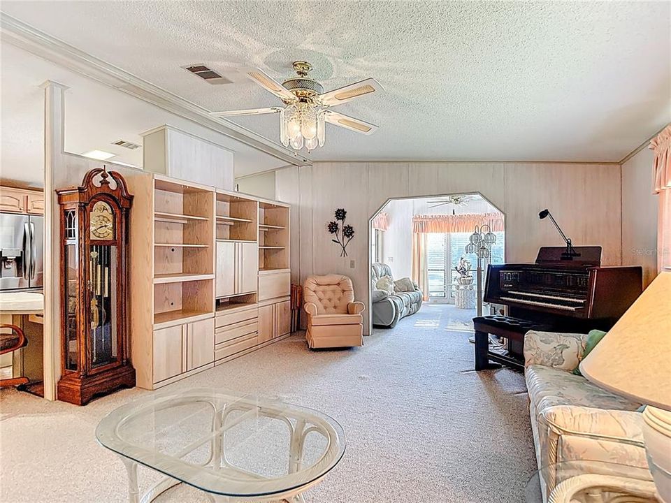 For Sale: $199,000 (2 beds, 2 baths, 1512 Square Feet)