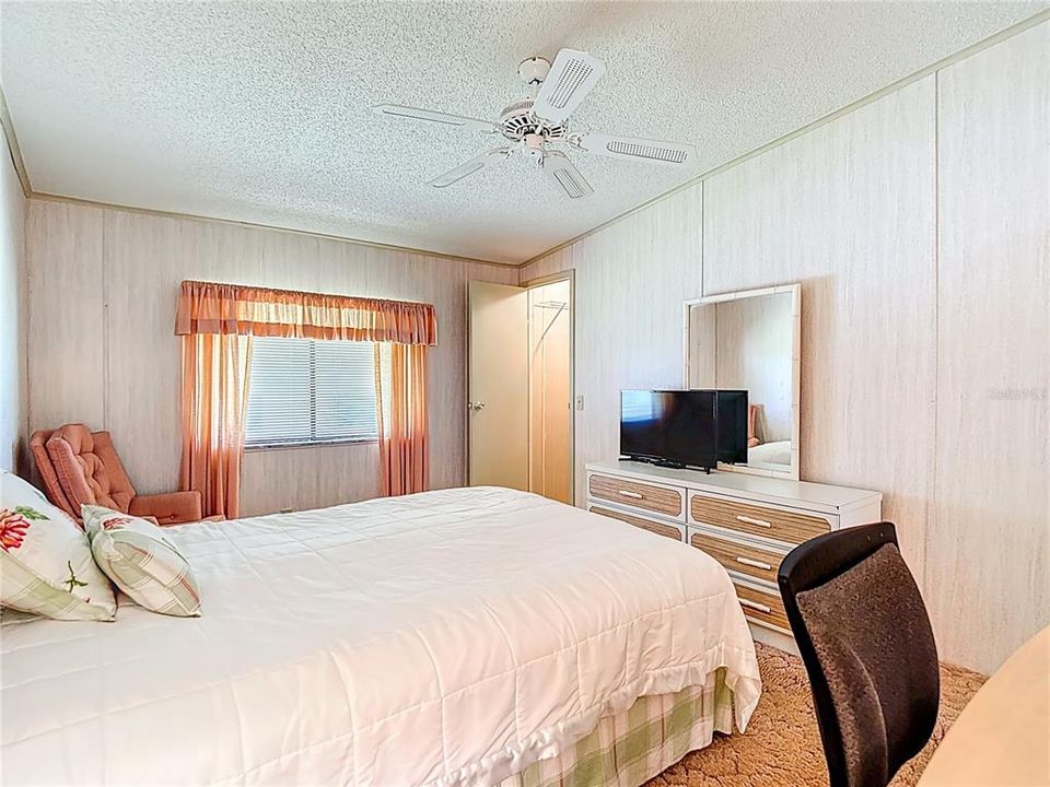 For Sale: $199,000 (2 beds, 2 baths, 1512 Square Feet)