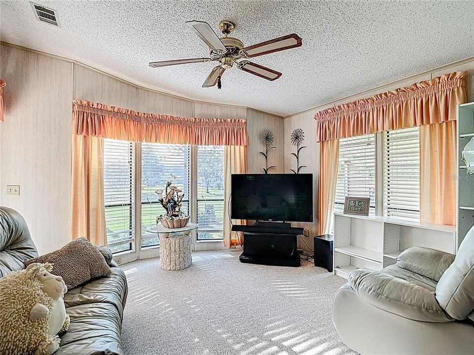 For Sale: $199,000 (2 beds, 2 baths, 1512 Square Feet)