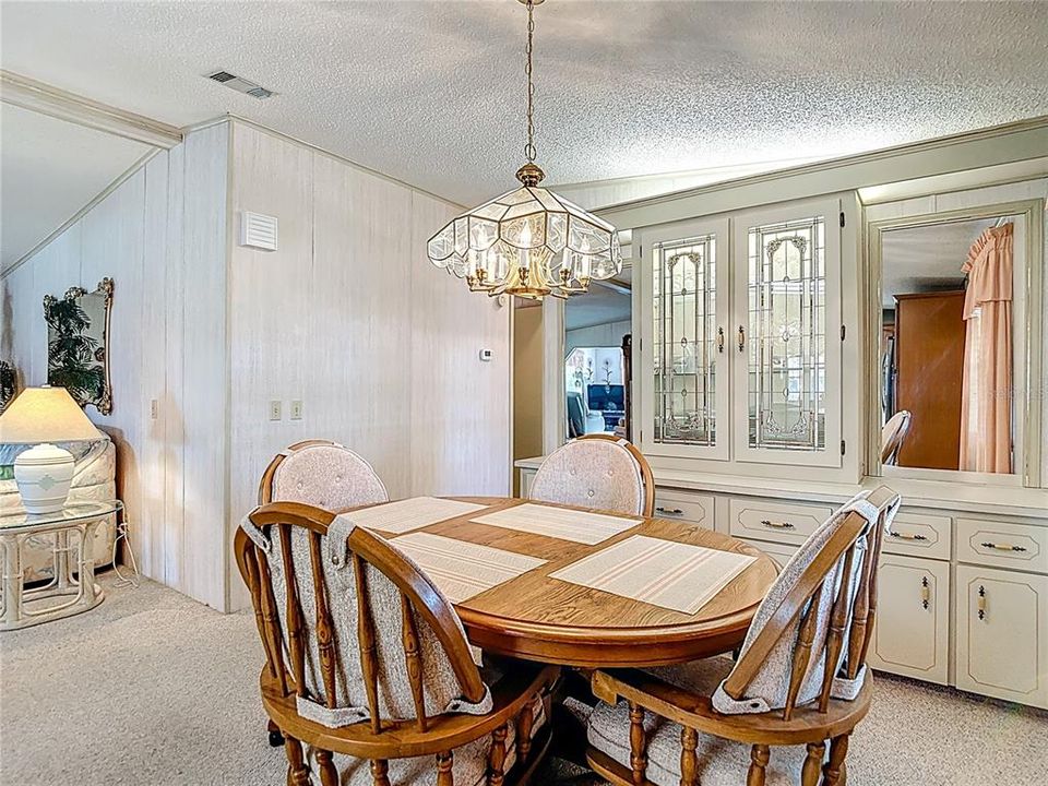 For Sale: $199,000 (2 beds, 2 baths, 1512 Square Feet)