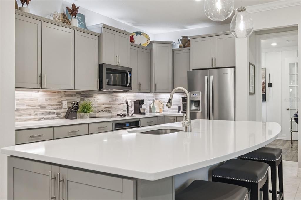 For Sale: $670,000 (4 beds, 2 baths, 2473 Square Feet)