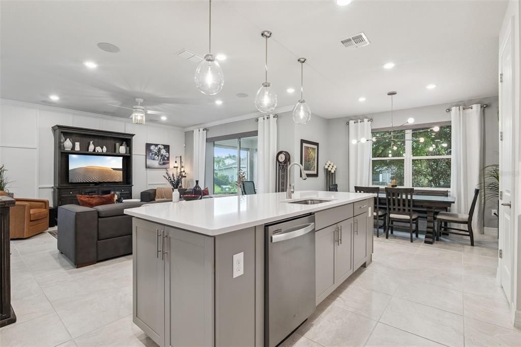 For Sale: $670,000 (4 beds, 2 baths, 2473 Square Feet)