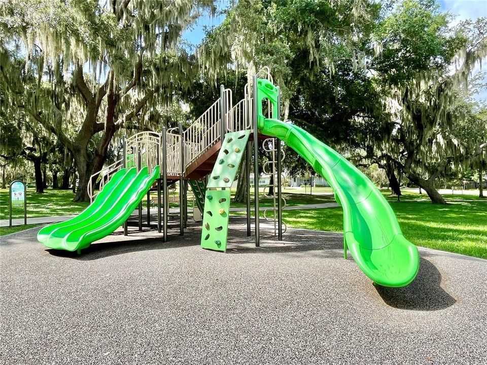 For Sale: $670,000 (4 beds, 2 baths, 2473 Square Feet)