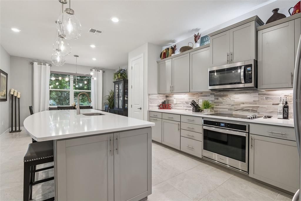 For Sale: $670,000 (4 beds, 2 baths, 2473 Square Feet)