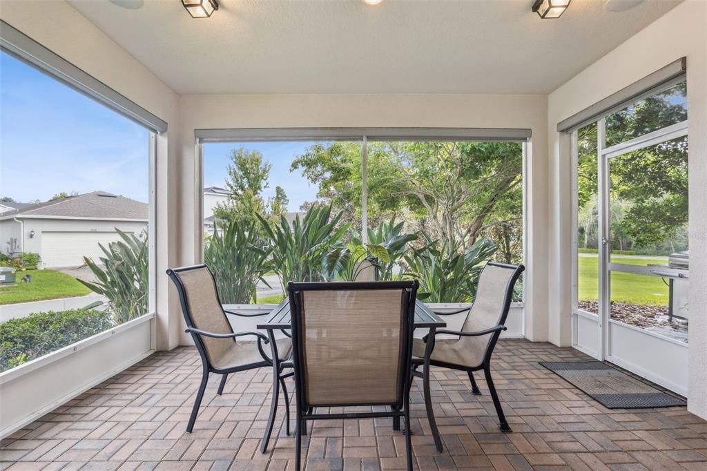 For Sale: $670,000 (4 beds, 2 baths, 2473 Square Feet)