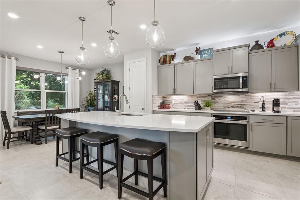 For Sale: $670,000 (4 beds, 2 baths, 2473 Square Feet)