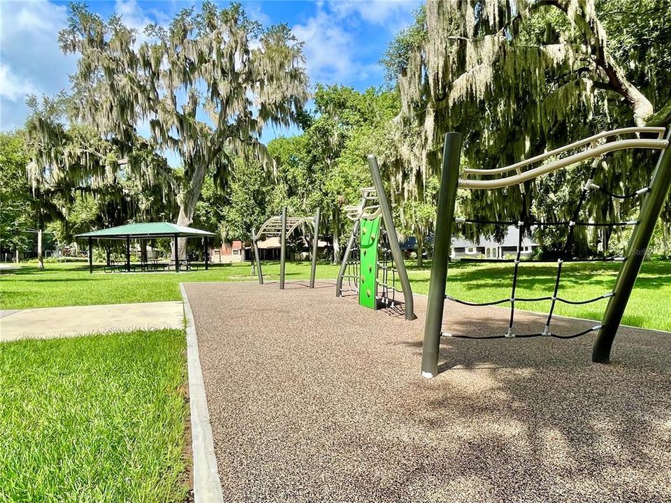 For Sale: $670,000 (4 beds, 2 baths, 2473 Square Feet)