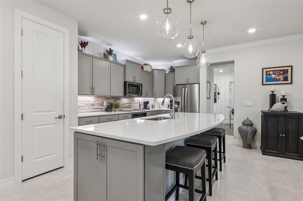 For Sale: $670,000 (4 beds, 2 baths, 2473 Square Feet)